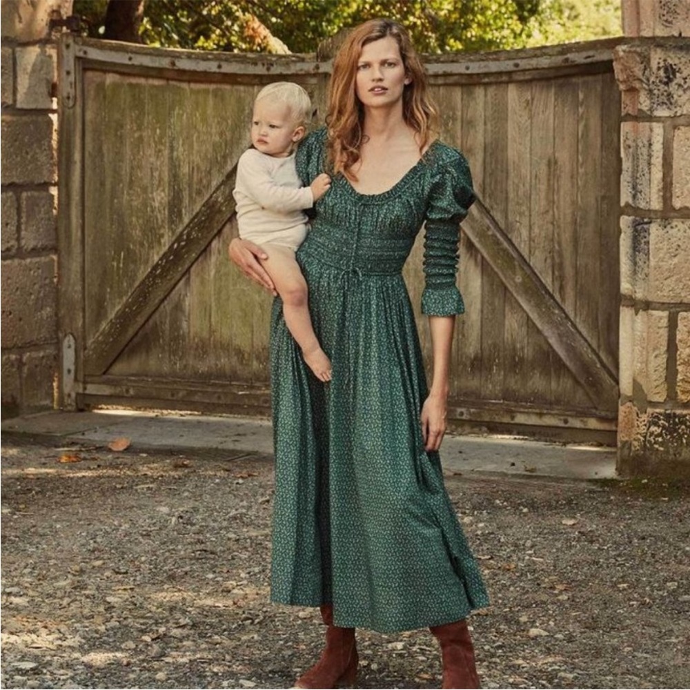 Doen Kaira Dress in Evergreen Winter Ditsy Size Medium